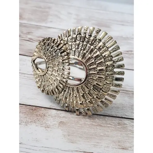 Vintage Hinged Bracelet / Bangle Gold Tone with Statement Artsy Design