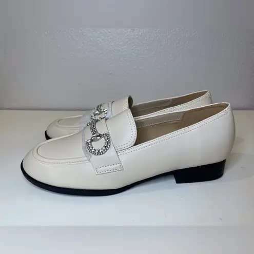 Unisa Women’s Bling Ornament Elegant Cream Loafer Shoes Size 8 M