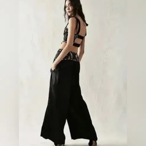 Free People  Ensemble Petra Black Satin Pant Crop Top Set Embroidered Size 2