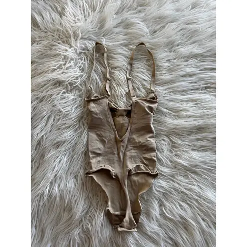 SKIMS Seamless Sculpt Low Back Thong Bodysuit Clay Size Small