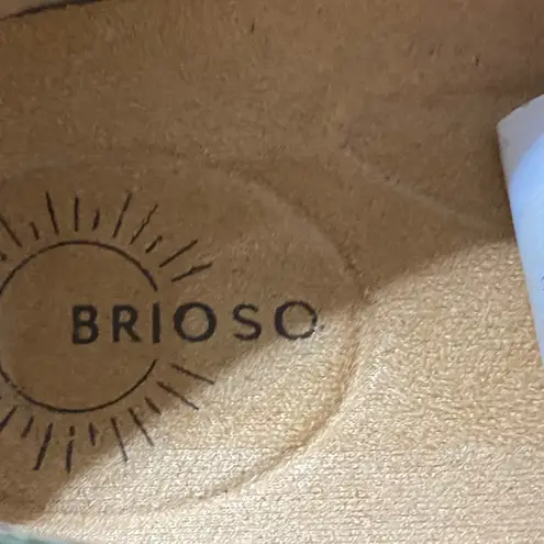 NEW BRIOSO Wo size 8 Olive Green Leather SLIP on Loafers with Embellishments