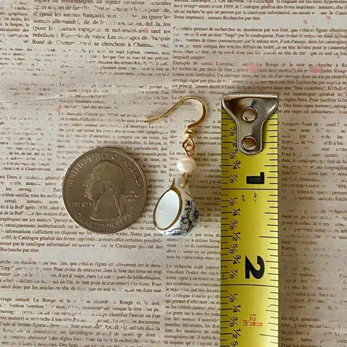 Handmade porcelain tea cup & freshwater pearls unique fun fairy antique style dangle earrings🫖🍃🌀