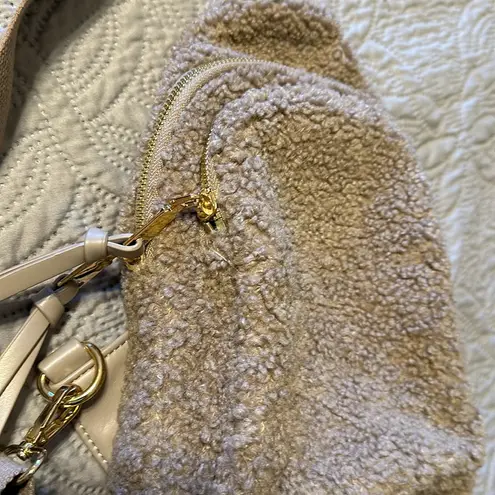 Urban Expression Ladies mocha colored sling back purse. new