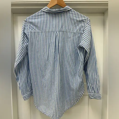 H&M Striped Button Down EUC Blue and White  Long Sleeves