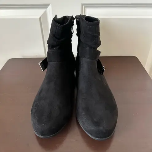 Torrid  Women Black Velvet Ankle Bootie Bow Accent Extra Wide Width Size 8