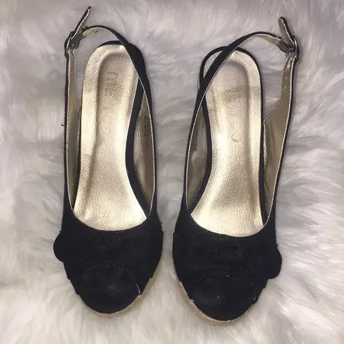 Me Too  black canvas wedges