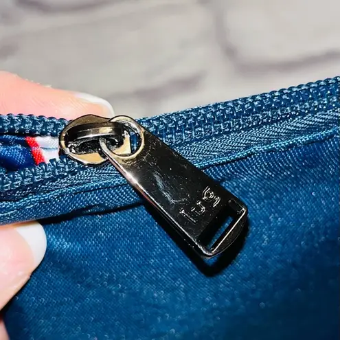 LUG Paddle Zipper Cosmetic Case