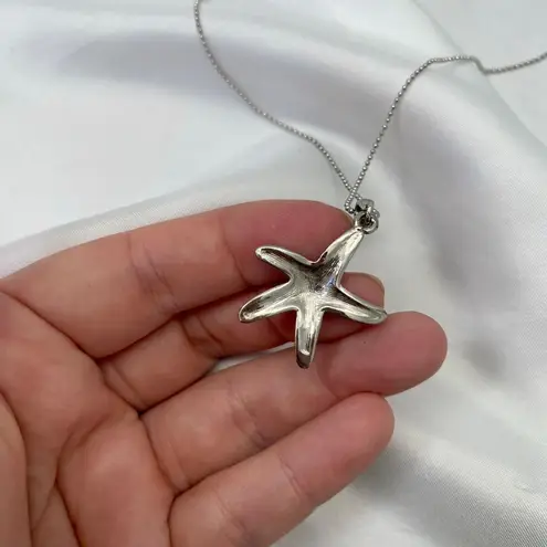Dainty Silver Toned Rhinestone Starfish Pendant Necklace Mermaid Coquette Glam