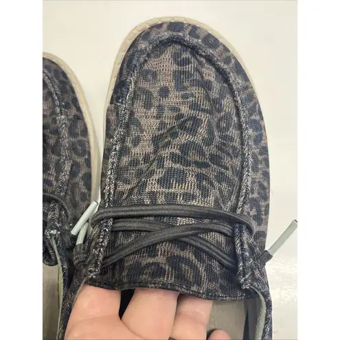 Hey Dude Shoes Wendy Sox Leo Brown Women’s Size 6 Slip On Loafer Fabric Leopard