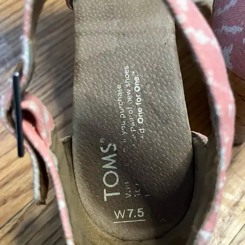 Toms  Women Wedge Sandals Shoes Cork Heel Size 7.5 Coral White cross.