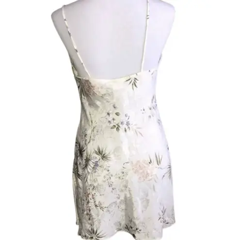 INTIMO AMORE LINGERIE WHITE WITH MULTICOLOR FLORAL DESIGN NEGLIGEE SMALL
