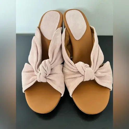 Kork-Ease Women's Rose Pink Knotted Suede Heels Size 10