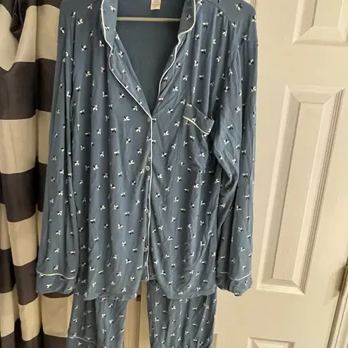 Eberjay Eberjey Gisele Blue Floral Womens Pajama Set (long sleeve top and pants) medium