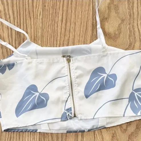 Fancyinn Womens Blouse Crop Top Medium White Green Floral Sleeveless Hawaiian