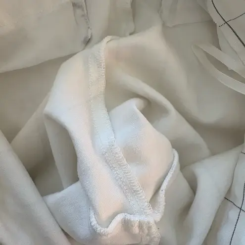 Amanda & Chelsea White Ankle Cropped Pants