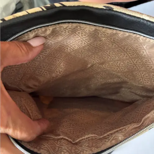 Relic BRAND CREAM AND BLACK CANVAS CROSSBODY SNAP CLOSURE WITH A ZIP CLOSURE TOO