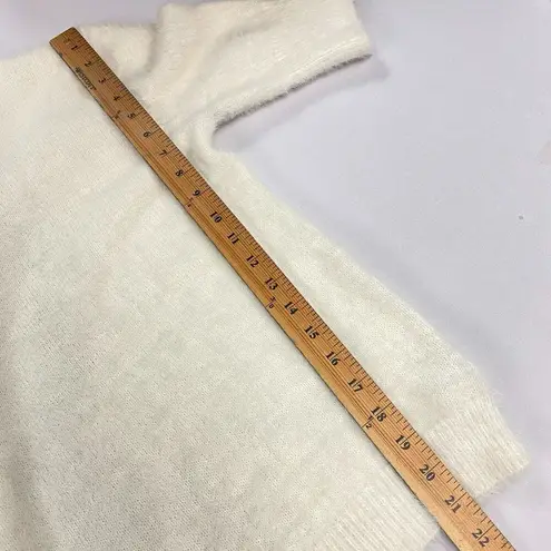 Marled Women's Medium White Mock neck short sleeve Fuzzy Lashes Textured