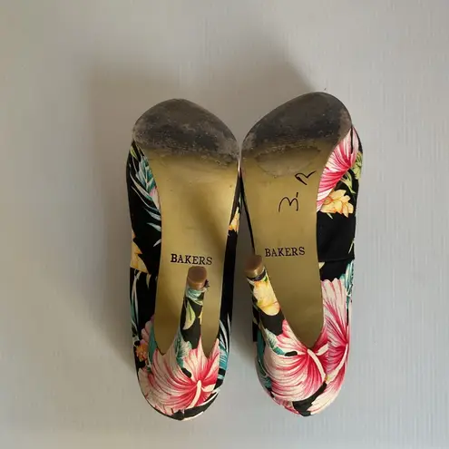 Bakers Floral Platform High Heels Size 6M