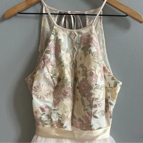 Teeze Me Nights by Champagne Floral Chiffon Tiered Ruffle Gown Size 7 Formal