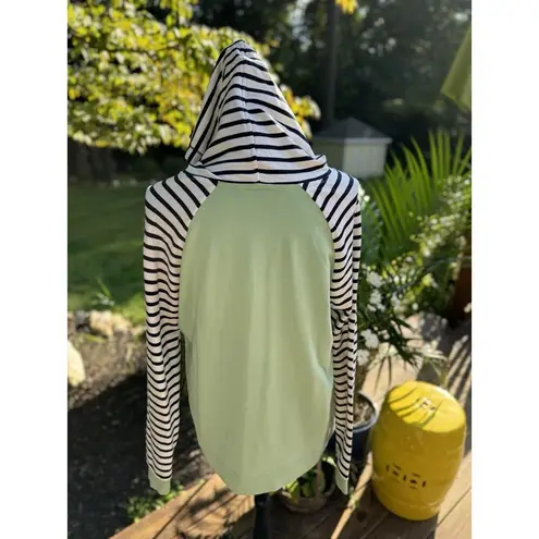 Orvis Hoodie Women's Medium Green Blue Sweatshirt Striped Outdoors Casual Layer