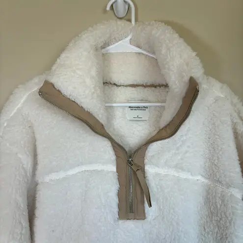 Abercrombie & Fitch  cinched cocoon Sherpa Pullover White tan 1/4‎ zip small