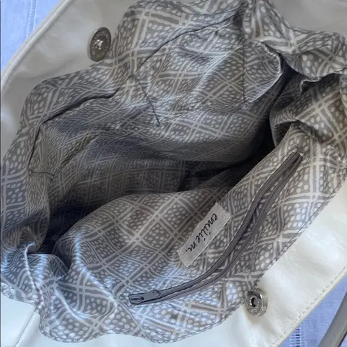 Emilie M NWT Floral Navy and White Shoulder Bag. Blue