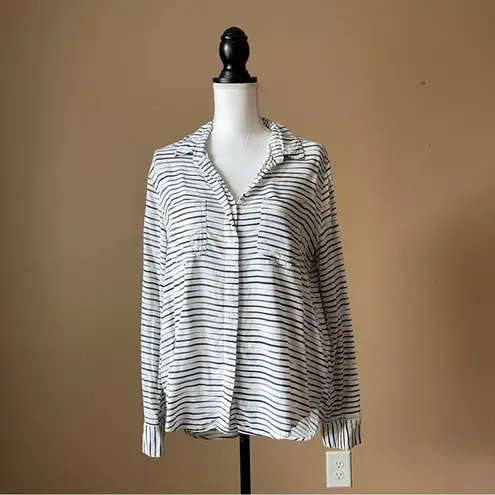 Velvet Heart  | Striped Split Hem Button Down Top Sz M