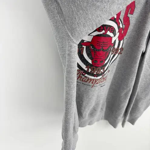 Chicago Bulls Crewneck Sweatshirt Championship Size Medium Gray