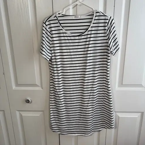 Ours lot of 2 striped short sleeve t shirt dresses size large Black