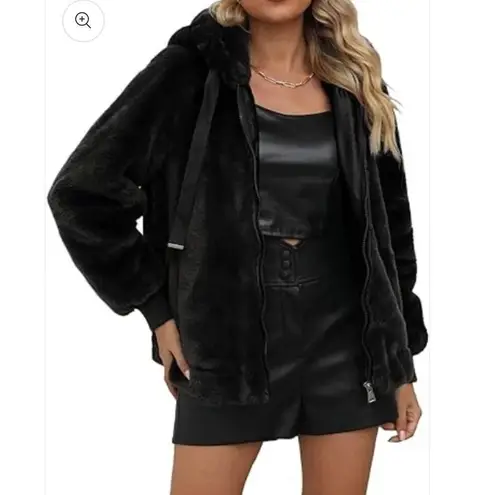 Women’s Black Super Soft Faux Fur Hooded Short Jacket Full Zip Size S NWT