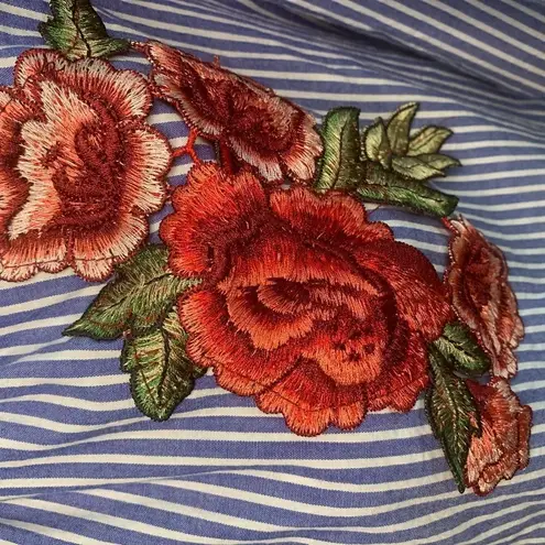 Miley + Molly blue striped shirt size S