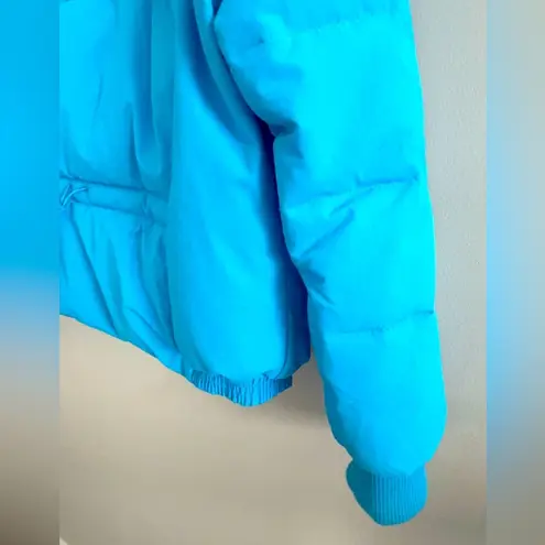 Levi's NWOT - Levi’s - Vintage Inspired Cinch Back Puffer Coat