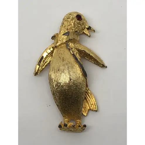 Rare Vintage Penguin with Red Crystal Eye Gold Colored Brooch Lapel Pin 2"