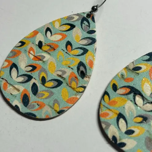 Handmade Cork on Leather Lotus Boho Whimsical Teardrop Earrings 2" New