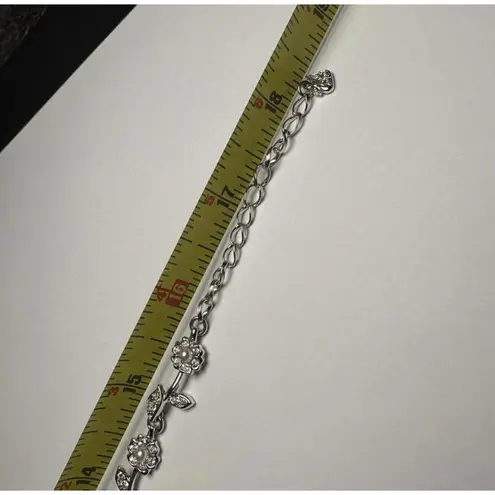 Swavorski Swarovski Crystal (Swan Signed) Crystal & Faux Pearl Flower Silver Tone Necklace