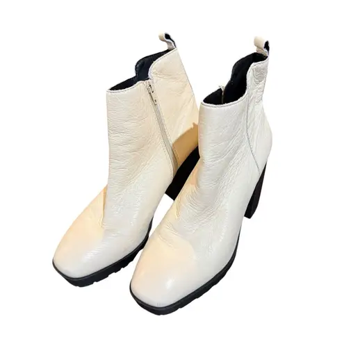 Lucky Brand  Cream/ Beige Worrin Square‎ Toe Block Heel Leather Booties Size 9.5 - Image 2