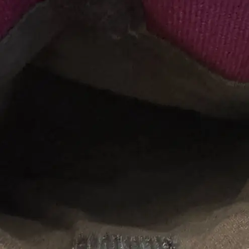 Duluth Trading Co. Crossbody Hipster Bag Canvas Messenger Burgundy OutdoorTravel Red