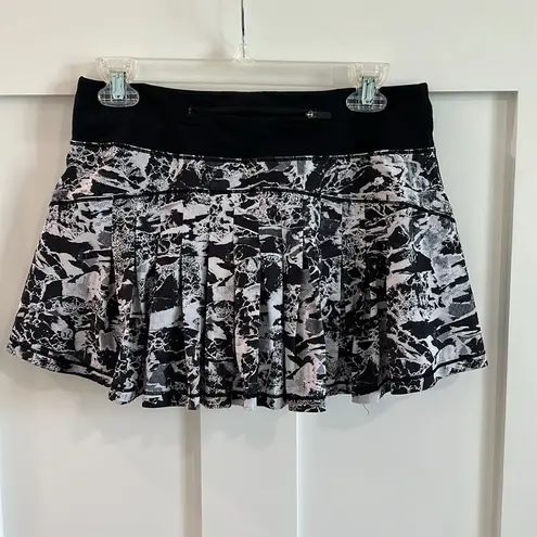 Lululemon  Women's 6 Circuit Breaker Skirt Black Alpine Pleated Skort Sporty