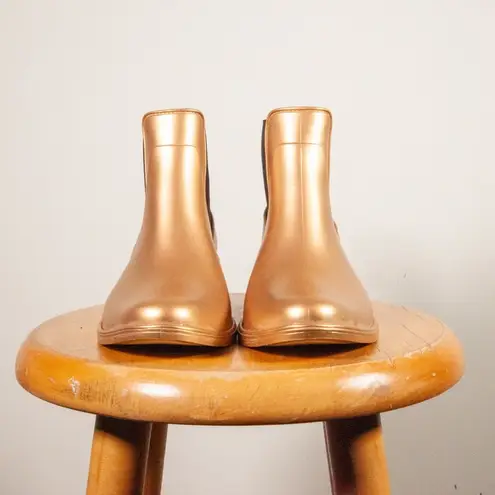 Bernardo NWT Gold Chelsea Rain Boots