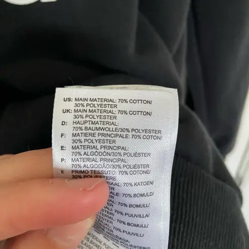 Adidas EUC |  women’s black & white crewneck — size 8‎