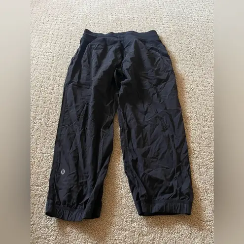 Lululemon Dance Studio Black Cropped Pants Size 4 Bin 187