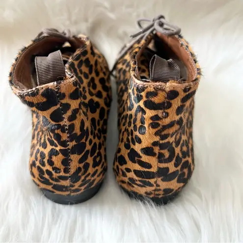 Gap  Sz 9 Womens Leopard Print Calf Hair Ankle Boots Booties Shoes Lace Up