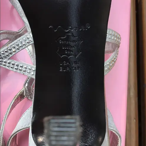 Nina Dressy platform sandals in Silver 🦋