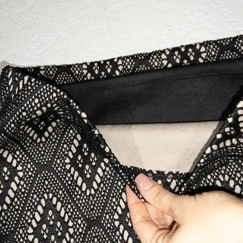 Renee C . Black Elvira Lace Pencil Skirt Size Large