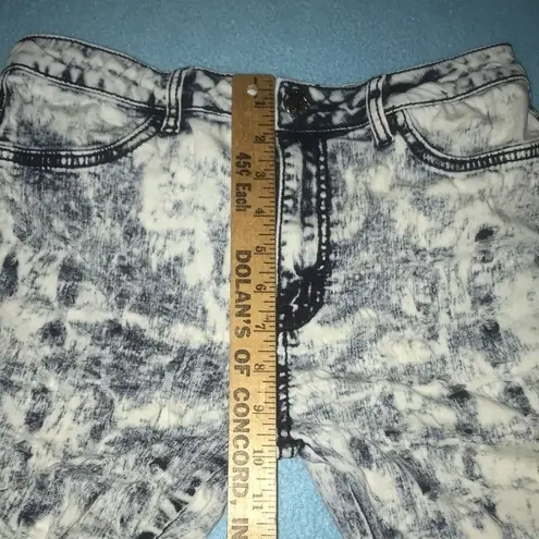 Crave fame by Almost Famous High waisted distress straight leg acid wash size 9