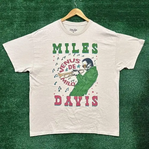 Miles Davis Venus de Milo Jazz Trumpet Icon Oversized T-Shirt Size Large