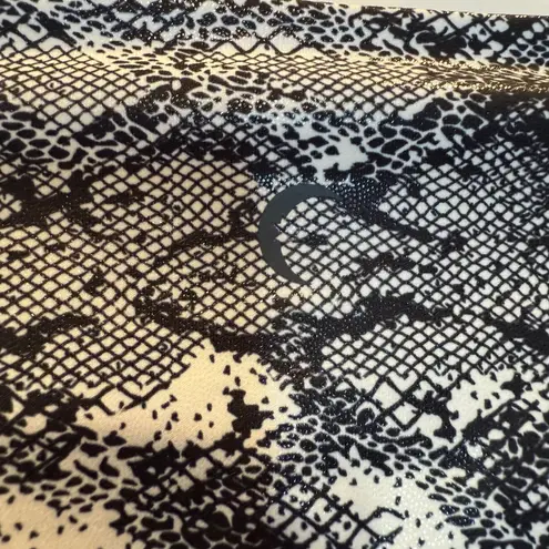 Zyia Snakeskin Printed Leggings 2 Womens Athletic Python 21" Pockets Shiny Black