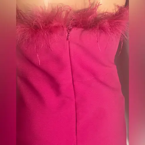 Velvi Sochi Mini Hot Pink Feather Trim Strapless Bodycon Dress Size M Size M