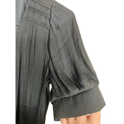 Evereve Audrina Black Satin Blouse Size Small V-Neck Button Front Business GUC