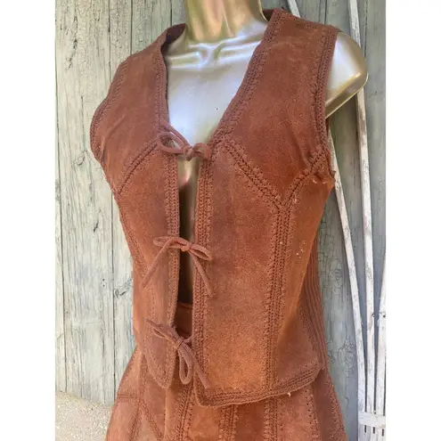 30" Waist, Size M//Vintage 70s Brown Suede and Crochet Vest Skirt Western Set Size M